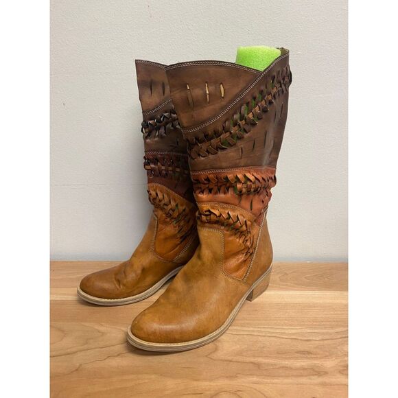 Summit by White Mountain Brown Laser Cut Leather Boots Patchwork Women's 8.5 - Picture 1 of 9